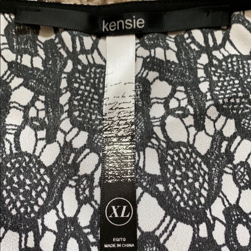 Kensie Black & White Blouse - Picture 6 of 7